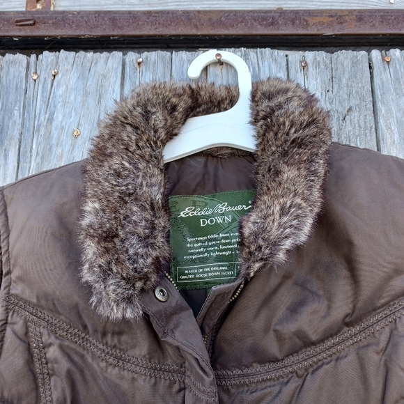 Eddie Bauer Goose Down Faux Fur Collar Quilted Brown Vest Size M - Picture 9 of 9